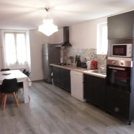 Logement Spacieux Rez-De-Chaussee, Jardin, Stationnement Devant, A 5 Minutes A Pied Du Centre De Sarlatヴィラ エクステリア 写真
