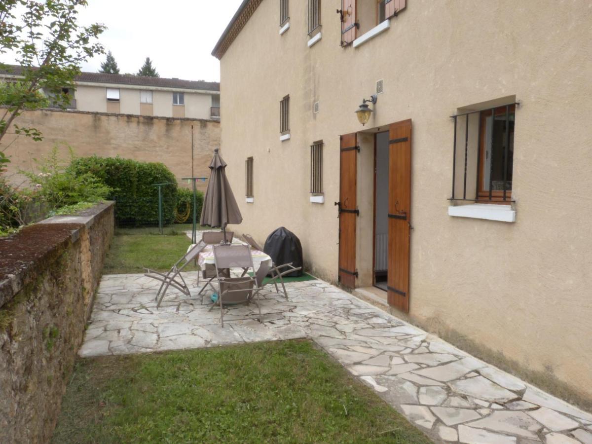Logement Spacieux Rez-De-Chaussee, Jardin, Stationnement Devant, A 5 Minutes A Pied Du Centre De Sarlatヴィラ エクステリア 写真