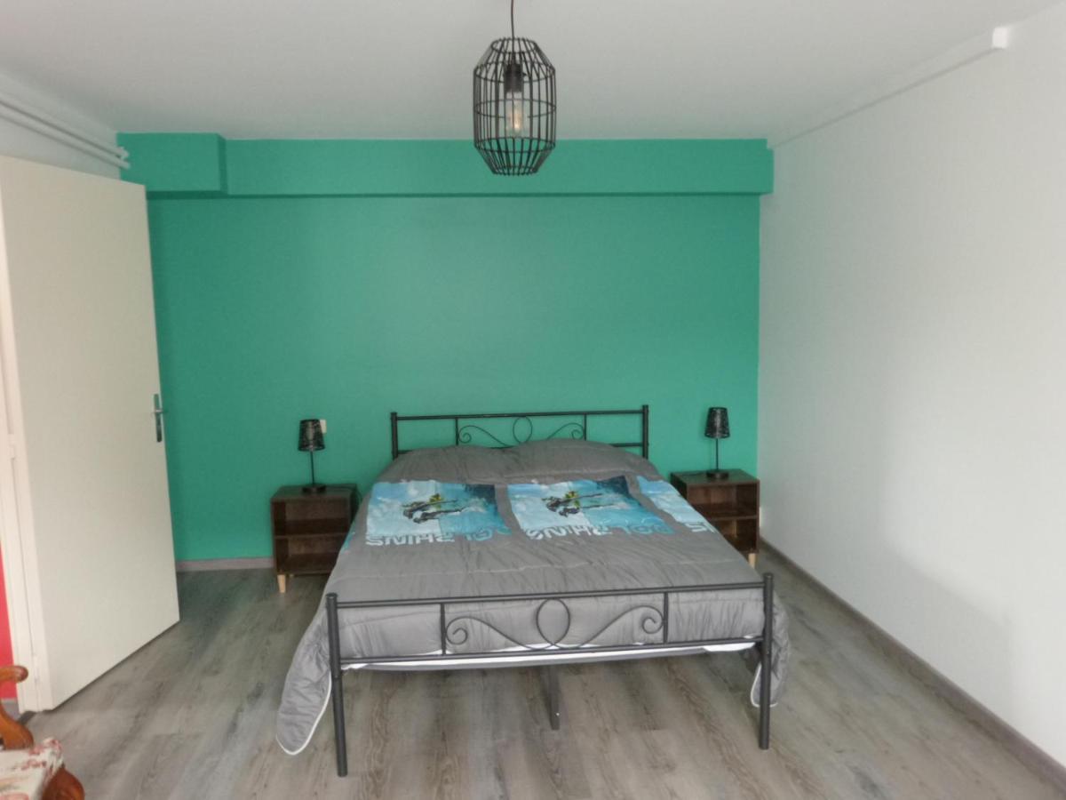 Logement Spacieux Rez-De-Chaussee, Jardin, Stationnement Devant, A 5 Minutes A Pied Du Centre De Sarlatヴィラ エクステリア 写真