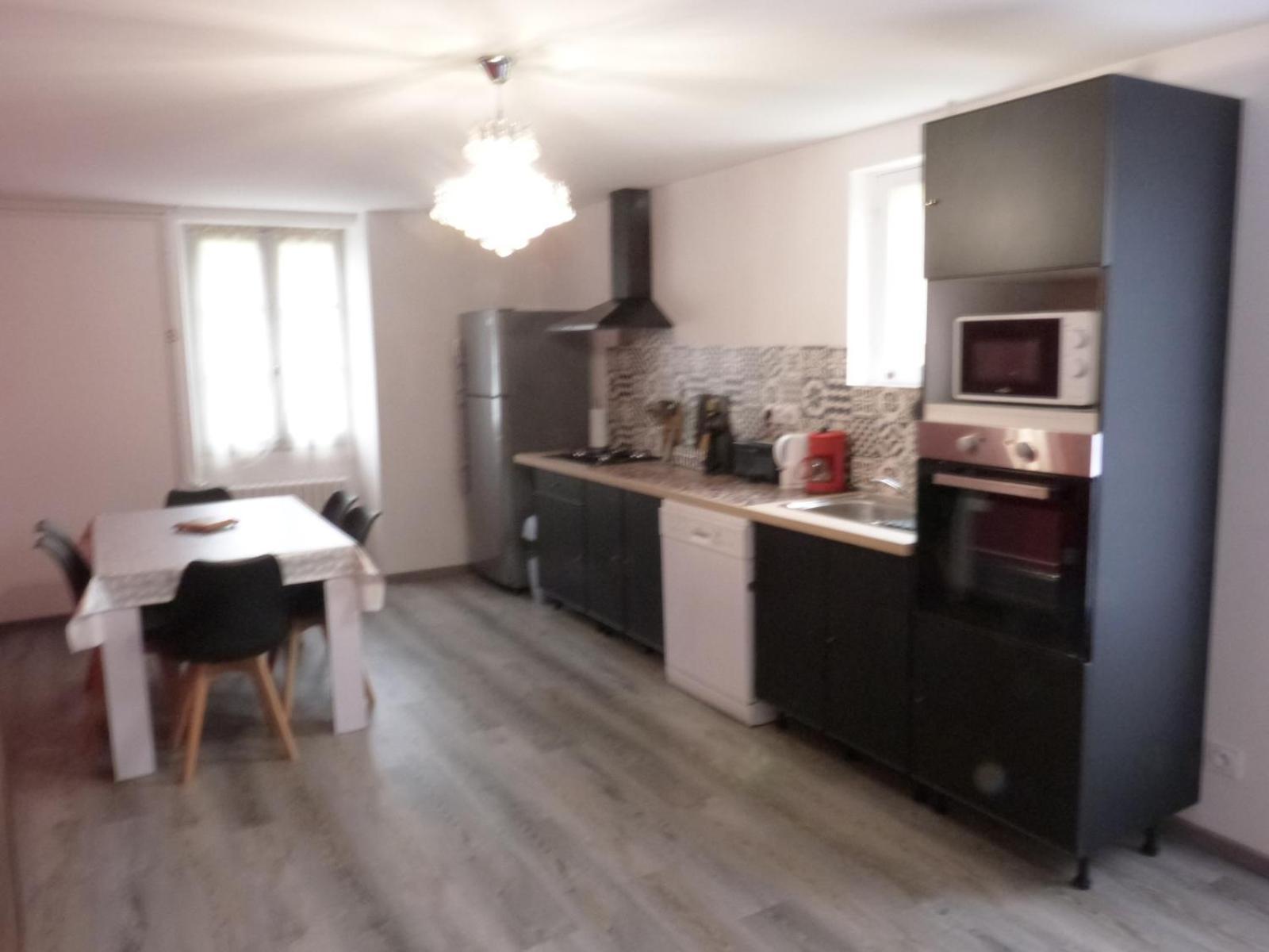 Logement Spacieux Rez-De-Chaussee, Jardin, Stationnement Devant, A 5 Minutes A Pied Du Centre De Sarlatヴィラ エクステリア 写真